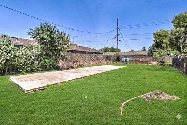 3807 15th Ave, Sacramento, CA 95820