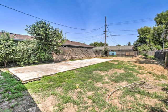 3807 15th Ave, Sacramento, CA 95820