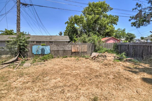 3807 15th Ave, Sacramento, CA 95820