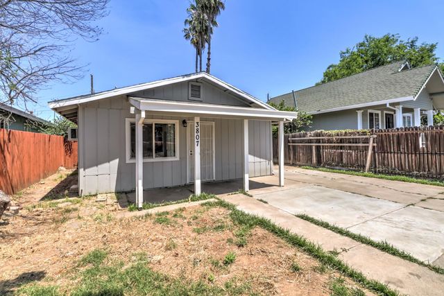 3807 15th Ave, Sacramento, CA 95820