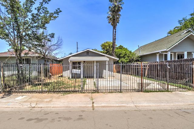 3807 15th Ave, Sacramento, CA 95820
