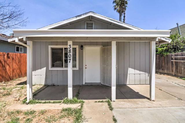 3807 15th Ave, Sacramento, CA 95820