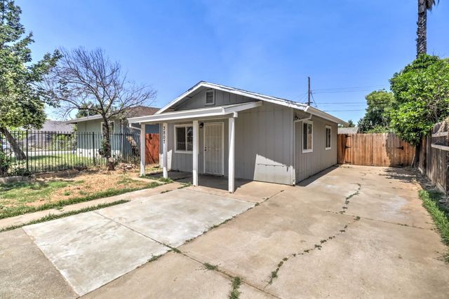 3807 15th Ave, Sacramento, CA 95820