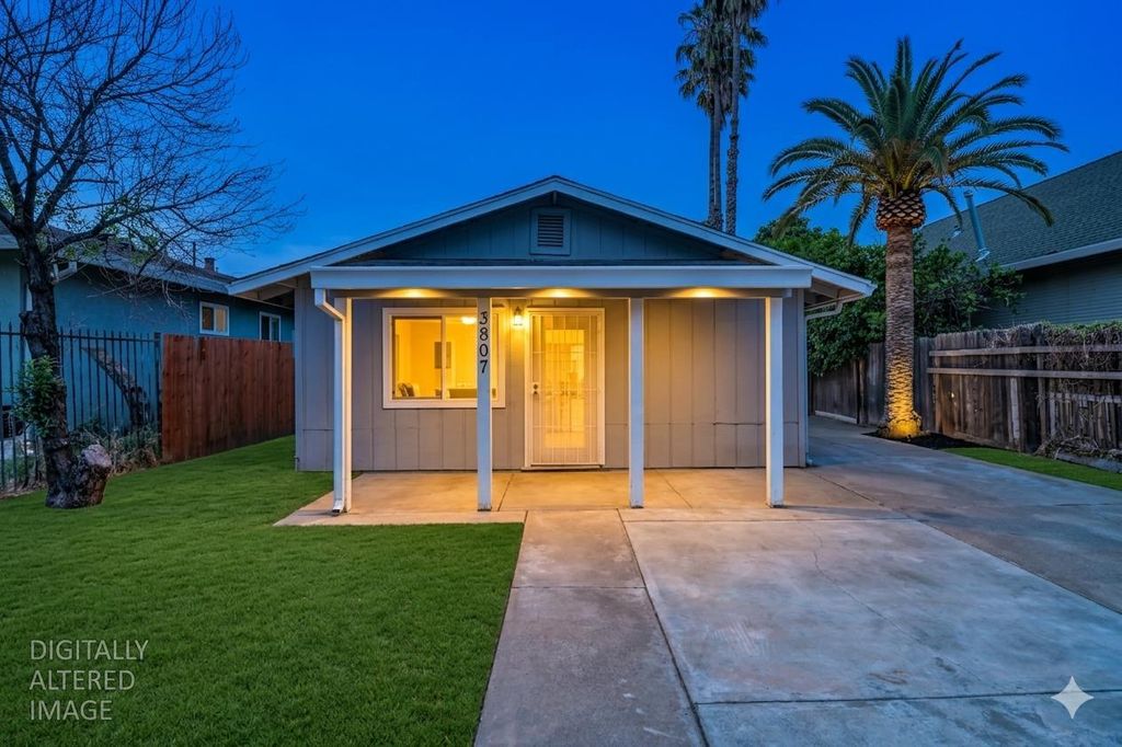 3807 15th Ave, Sacramento, CA 95820