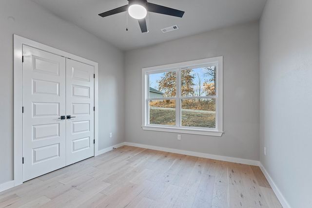 12 Bobwith Lane, Bella Vista, AR 72714