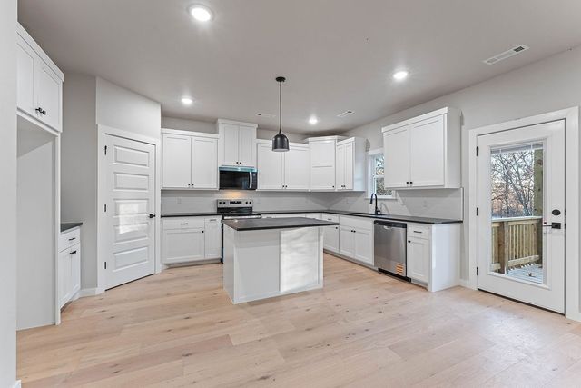 12 Bobwith Lane, Bella Vista, AR 72714