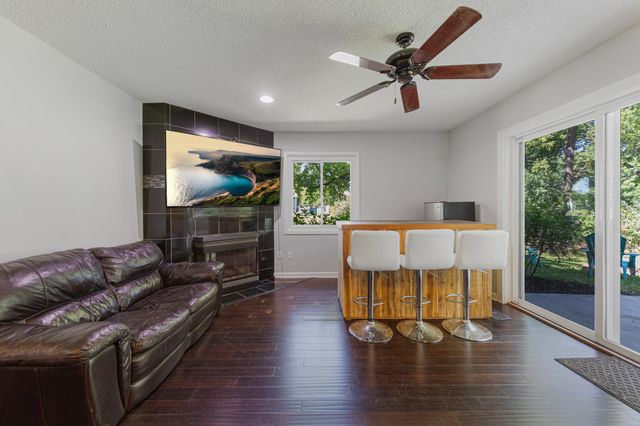 13628 Vincent Circle, Burnsville, MN 55337