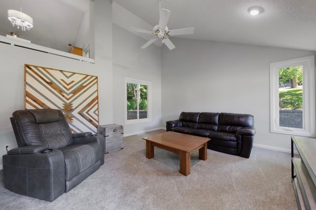 13628 Vincent Circle, Burnsville, MN 55337