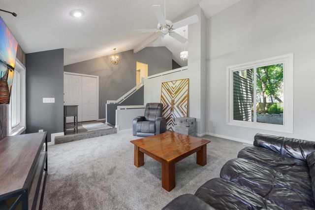 13628 Vincent Circle, Burnsville, MN 55337