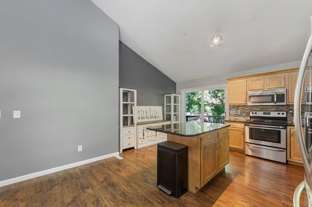 13628 Vincent Circle, Burnsville, MN 55337