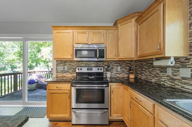 13628 Vincent Circle, Burnsville, MN 55337
