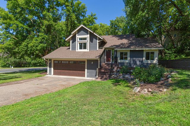 13628 Vincent Circle, Burnsville, MN 55337