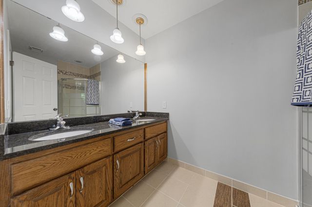 13628 Vincent Circle, Burnsville, MN 55337