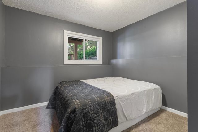 13628 Vincent Circle, Burnsville, MN 55337