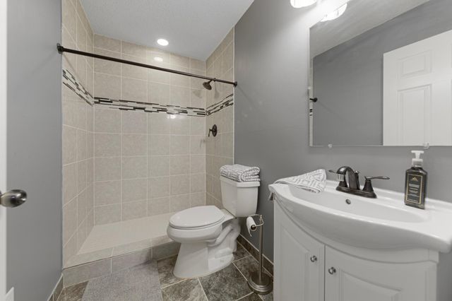 13628 Vincent Circle, Burnsville, MN 55337