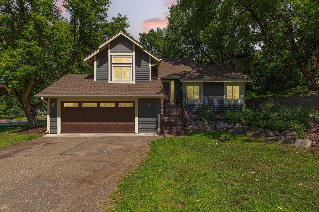 13628 Vincent Circle, Burnsville, MN 55337