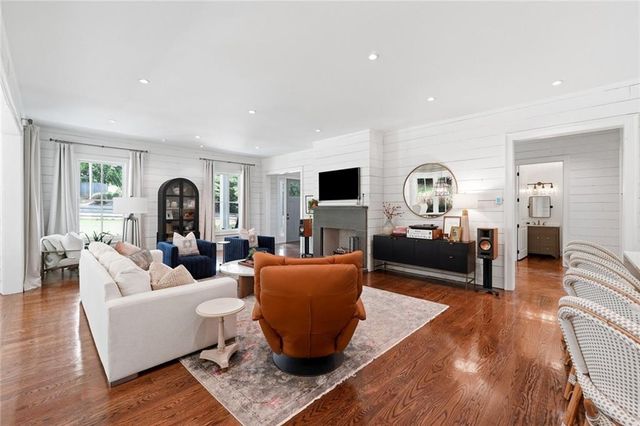 220 Audreys Way, Suwanee, GA 30024