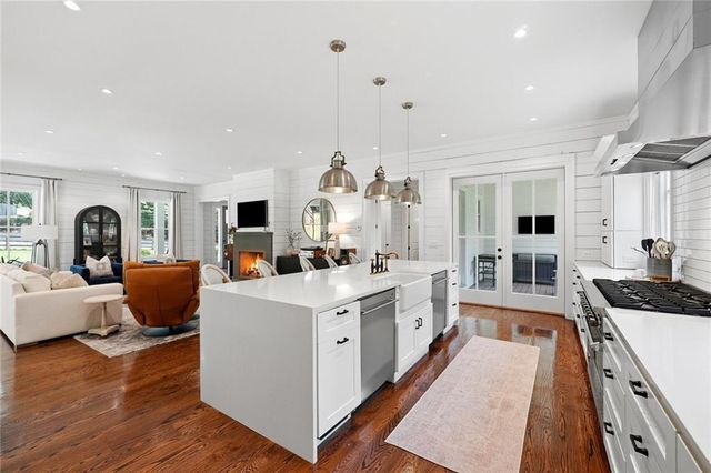 220 Audreys Way, Suwanee, GA 30024