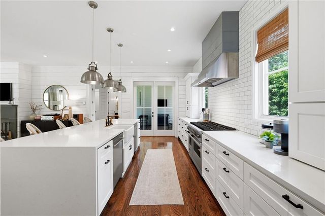 220 Audreys Way, Suwanee, GA 30024