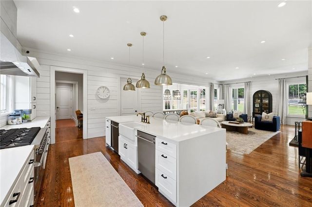 220 Audreys Way, Suwanee, GA 30024