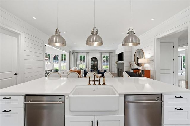 220 Audreys Way, Suwanee, GA 30024