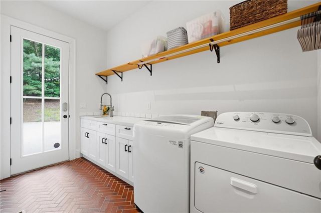 220 Audreys Way, Suwanee, GA 30024