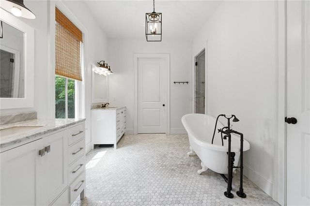 220 Audreys Way, Suwanee, GA 30024