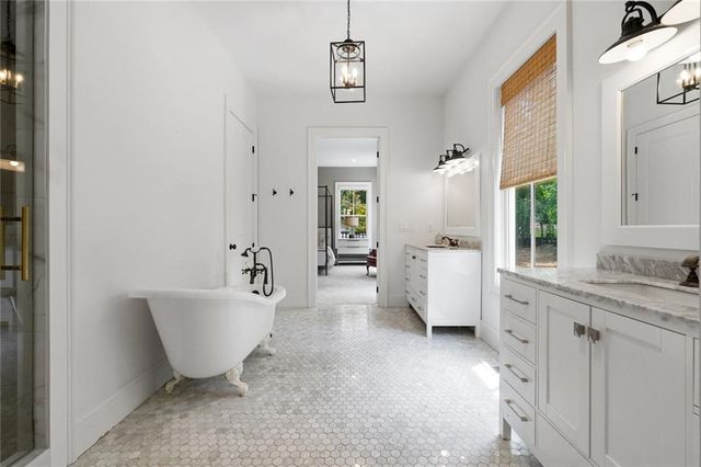 220 Audreys Way, Suwanee, GA 30024