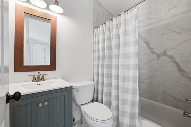 220 Audreys Way, Suwanee, GA 30024