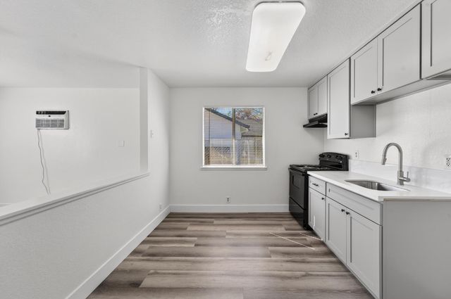 3521 belden, Sacramento, CA 95838