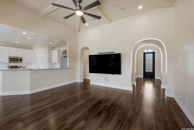 8366 Ventura Blvd, Selma, TX 78154