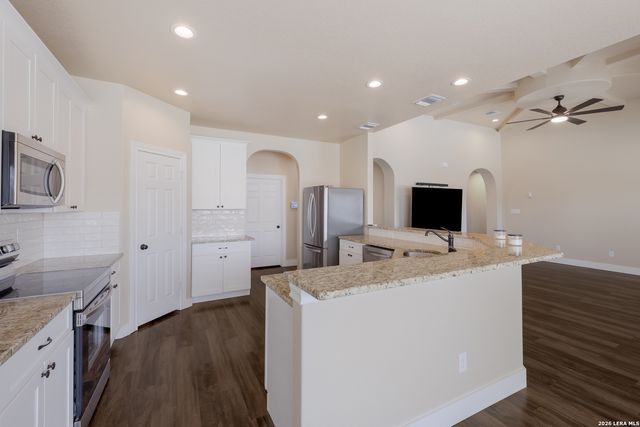 8366 Ventura Blvd, Selma, TX 78154