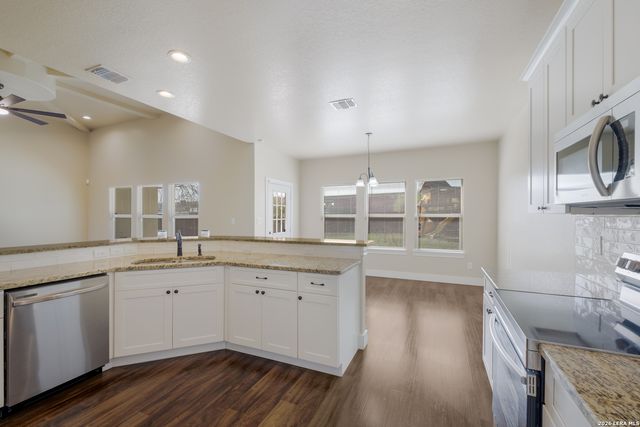 8366 Ventura Blvd, Selma, TX 78154