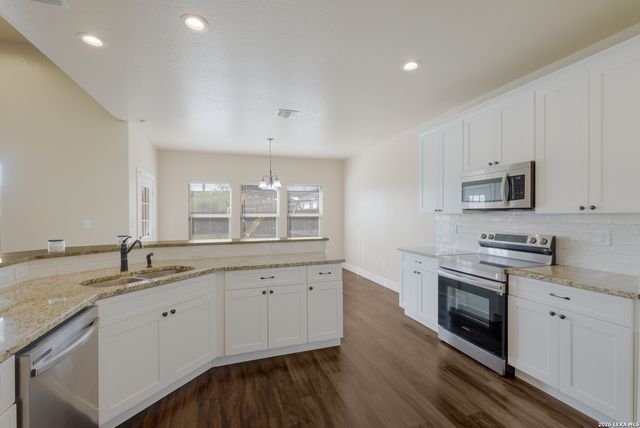 8366 Ventura Blvd, Selma, TX 78154