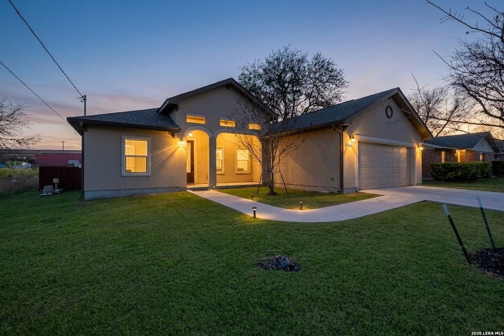 8366 Ventura Blvd, Selma, TX 78154