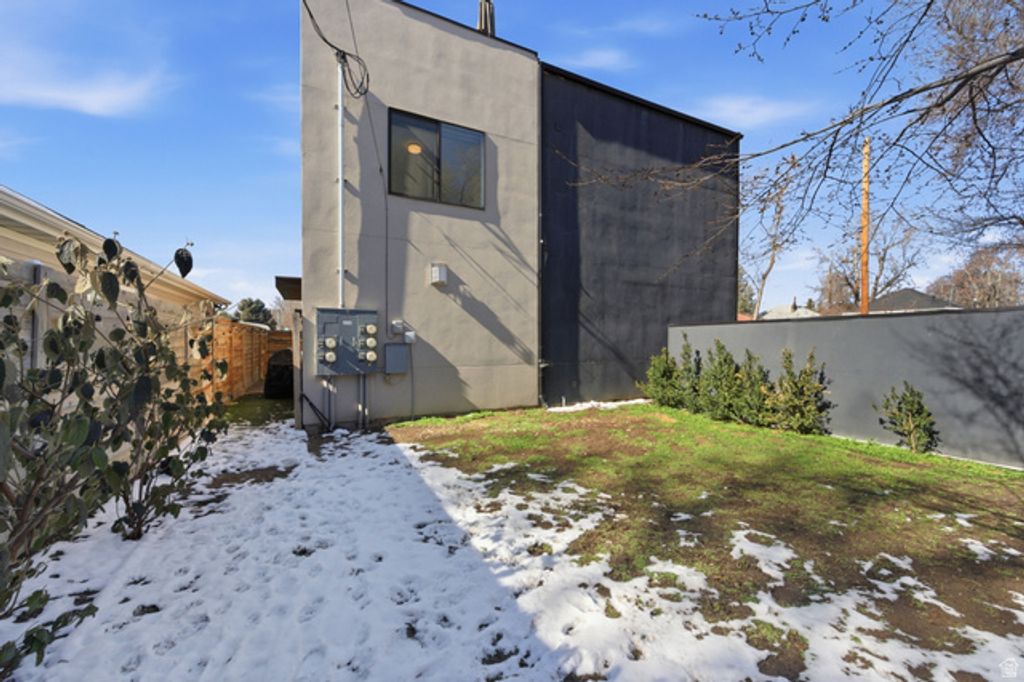 Image 39 of property listing at 2471 S 700 E, Salt Lake City, UT 84106