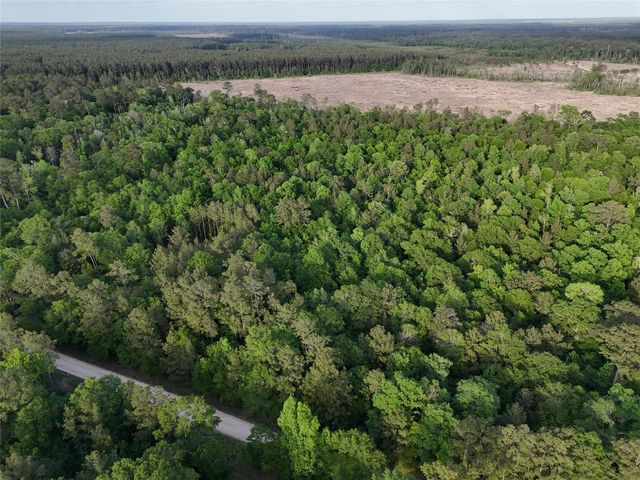 000 Outlaw Bend Road, Rye, TX 77369