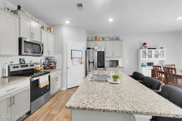 402 Isabelle Street, New Bern, NC 28560