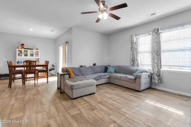 402 Isabelle Street, New Bern, NC 28560