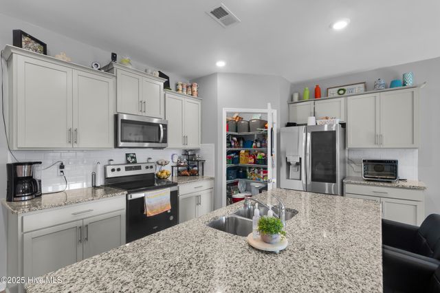 402 Isabelle Street, New Bern, NC 28560