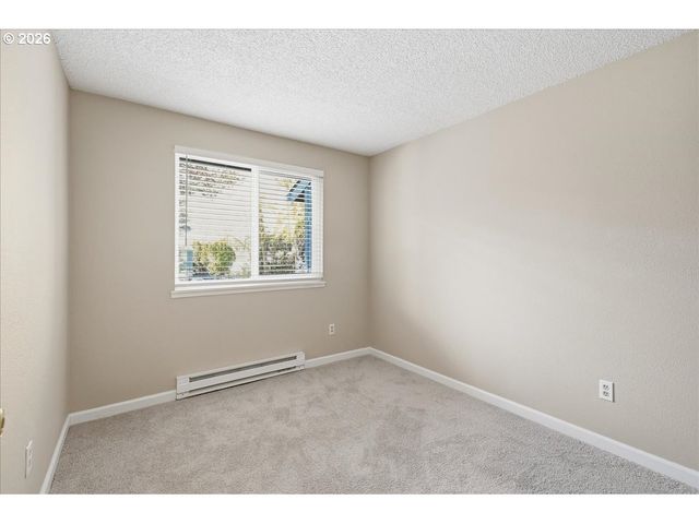 2330 Se BROOKWOOD Ave 221, Hillsboro, OR 97123