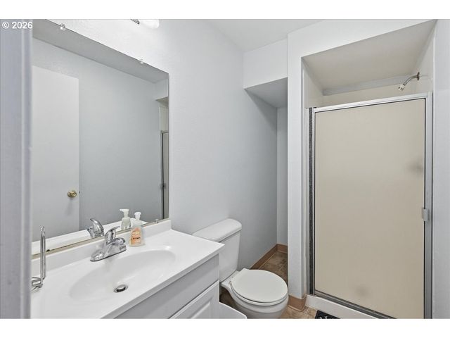 2330 Se BROOKWOOD Ave 221, Hillsboro, OR 97123