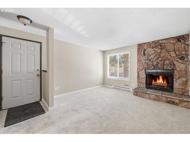 2330 Se BROOKWOOD Ave 221, Hillsboro, OR 97123
