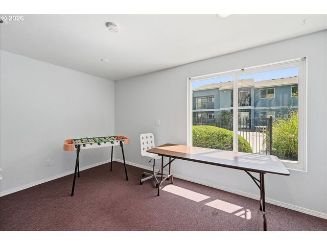 2330 Se BROOKWOOD Ave 221, Hillsboro, OR 97123