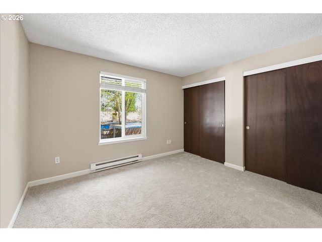 2330 Se BROOKWOOD Ave 221, Hillsboro, OR 97123