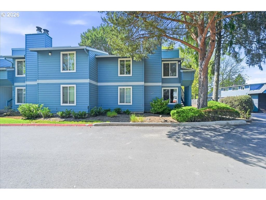 2330 Se BROOKWOOD Ave 221, Hillsboro, OR 97123