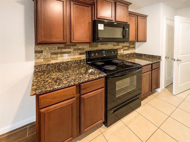 11122 Hillside Creek Drive, Humble, TX 77396