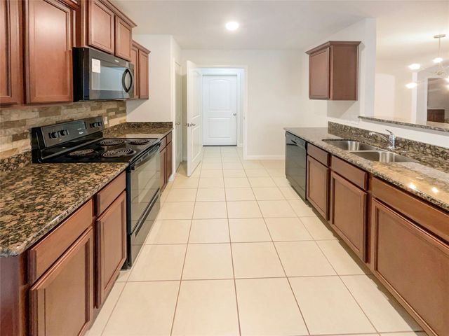 11122 Hillside Creek Drive, Humble, TX 77396