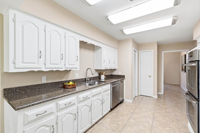 361 Oakview Drive, Lewisville, TX 75077