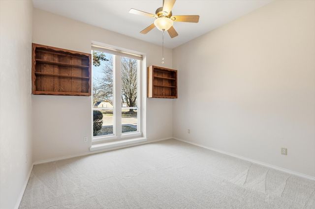 361 Oakview Drive, Lewisville, TX 75077